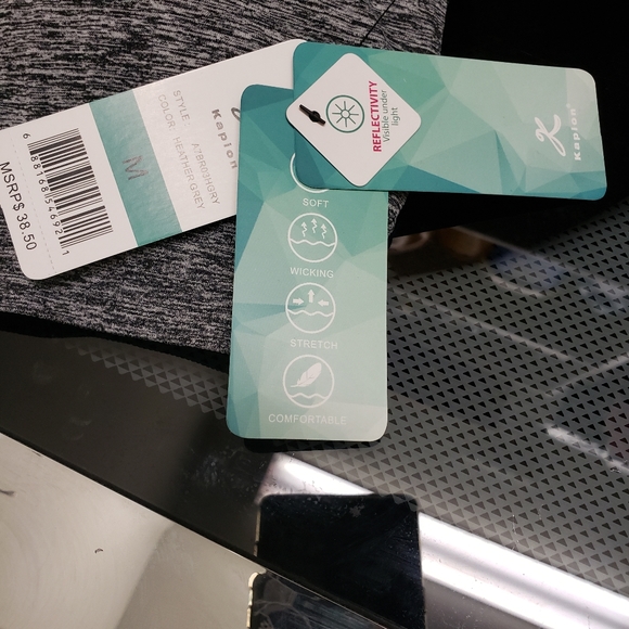 NWT Kapion 2 PC Workout Sports Bra & Shorts Gray - Picture 7 of 8